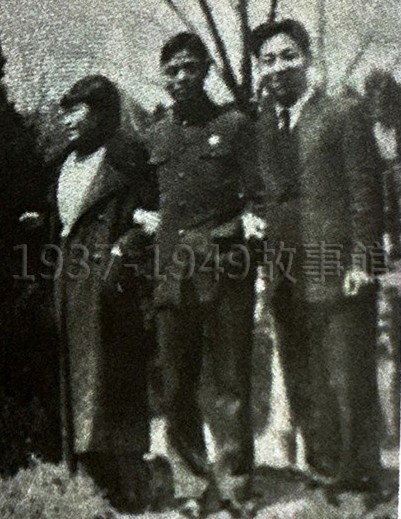 圖二　父母和介紹人汪夢龍，1936年。