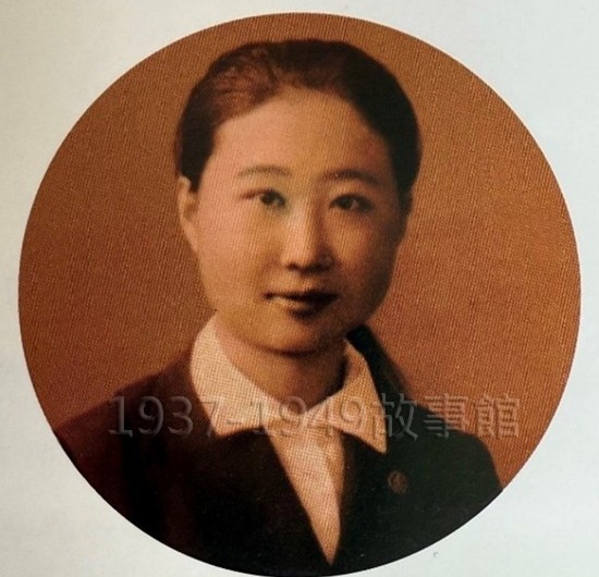 圖二　年少的祁志英是學校的風雲人物，當時一心成為作家，19歲的她展露自信面容。