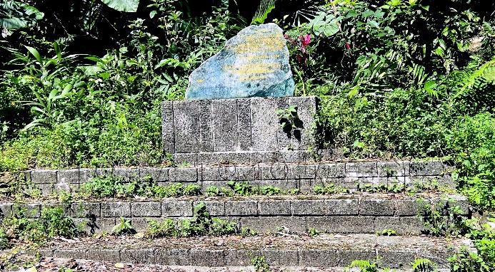 圖五 皇天沒負有心人,終於看到磺窟戰俘營紀念碑(Kukutsu Camp POW Memorial)了。(攝影 孫曼蘋)