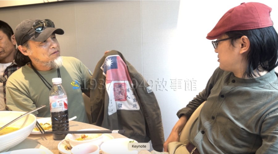 圖二 在這個關懷老兵的組織裏,志願者極右派與極左派可以互相抬槓、說笑,共融共處。