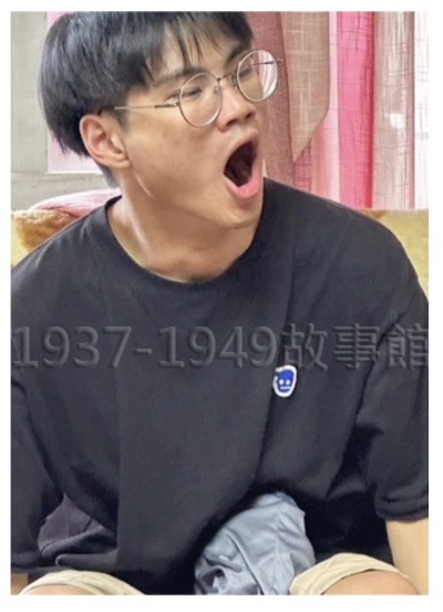圖七 賈B呵欠圖。
